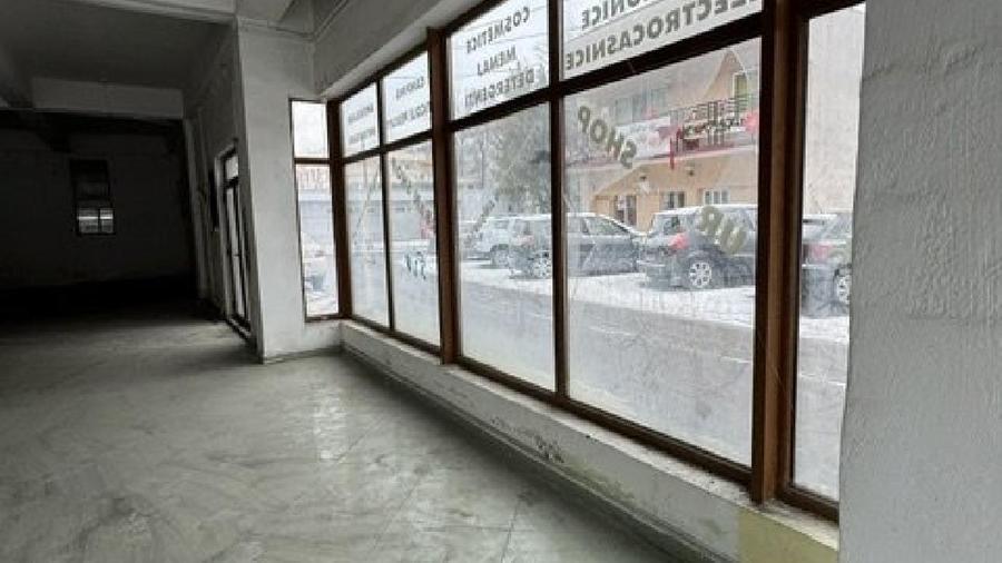 Spațiu comercial, de 200 mp, în Central