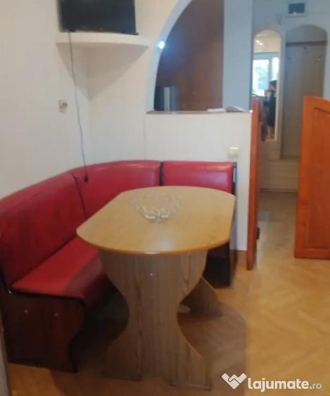 Apartament cu 3 camere decomandat în Lăpuș