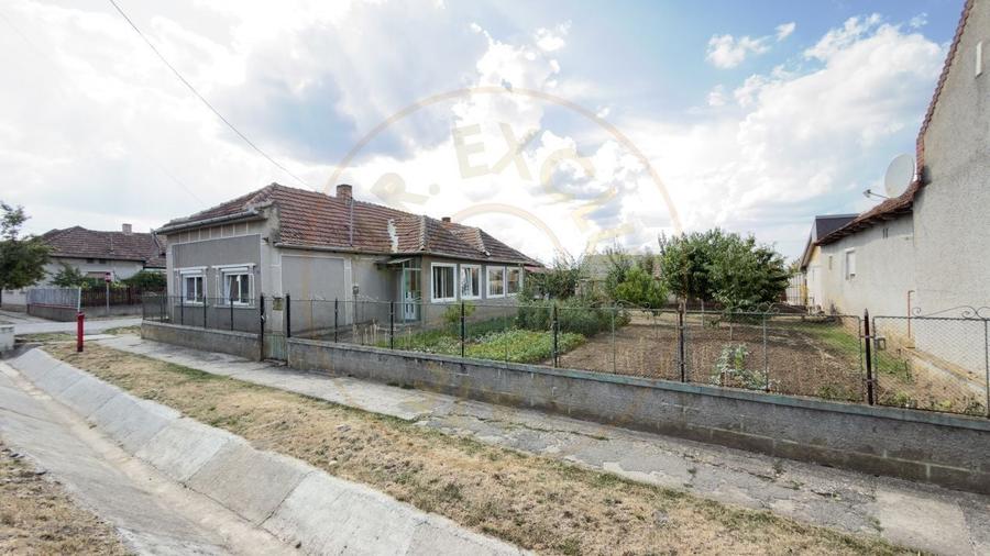 Casă 4 camere, Teren 1005 mp Loc. Căpleni Nr.786 -Jud. Satu Mare - 1