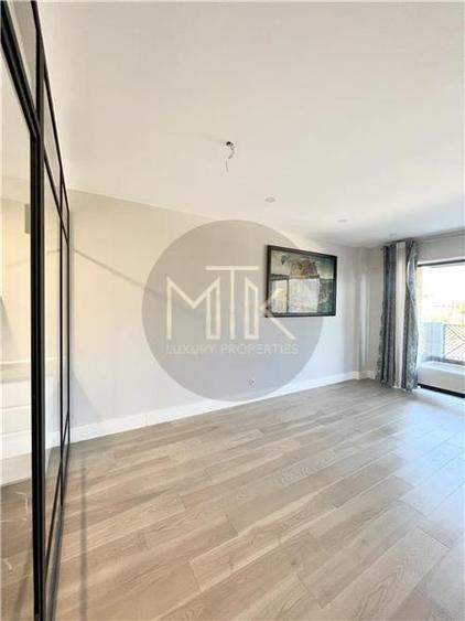 Apartament cu 3 camere decomandat, mobilat în Iancu Nicolae