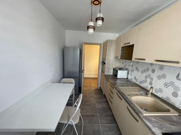 Apartament cu 2 camere decomandat în Precista