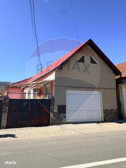 Casă cu 4 camere în Central