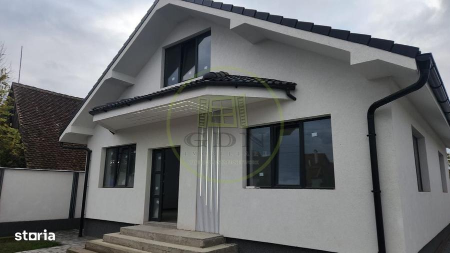 Casă cu 3 camere în Cristian