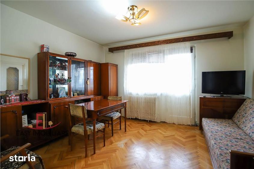 Apartament cu 3 camere decomandat în Dâmbu Pietros