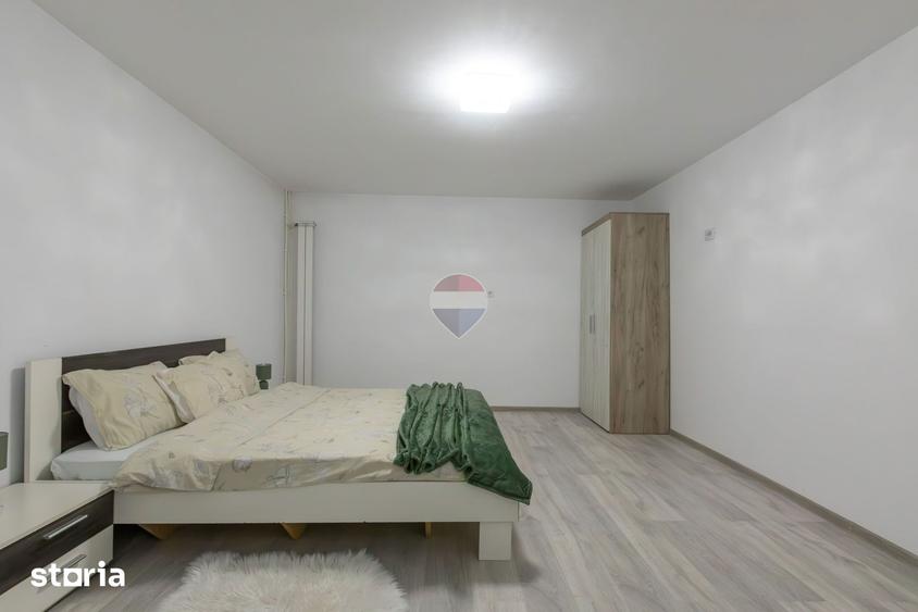 Casă cu 7 camere cu Teren 1833 Mp în Gherăiești