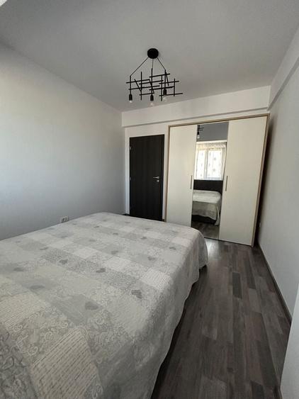 Apartament cu 2 camere semidecomandat în Valea Adâncă