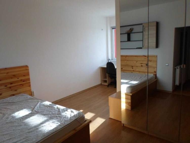 Garsoniera , an 2013 , 27 mp cu balcon de 4 m inchis , mobilata in zona Dedeman, Giurgiului , et. 3/4 Str Nicolae Dragan Nr 5 . - 4
