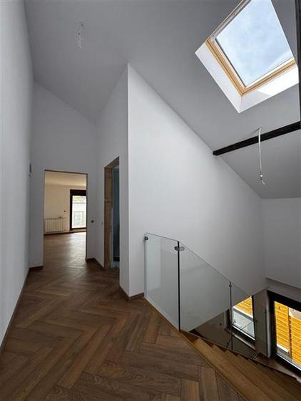 Duplex cu 4 camere cu Canalizare în Gruia