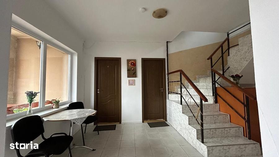 Casă cu 9 camere cu Teren 350 Mp în Sânmartin