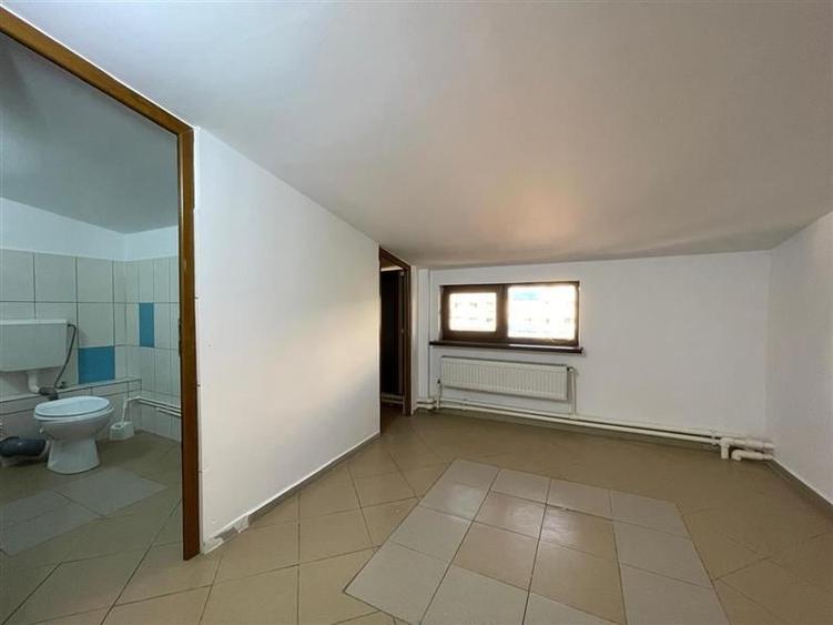 Spațiu comercial, de 340 mp, în Ultracentral