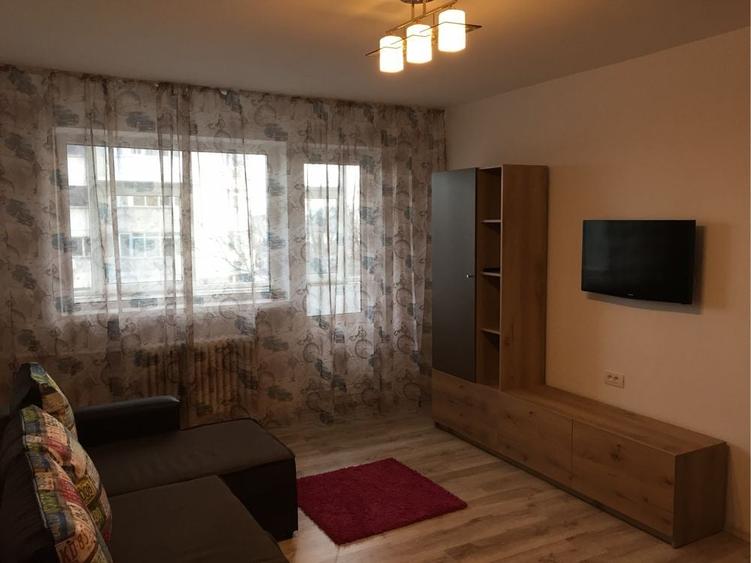 Apartament cu 2 camere decomandat în Sat Vacanță