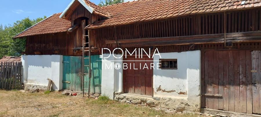 Casă individuală cu 3 camere cu Teren 1583 Mp în Polovragi
