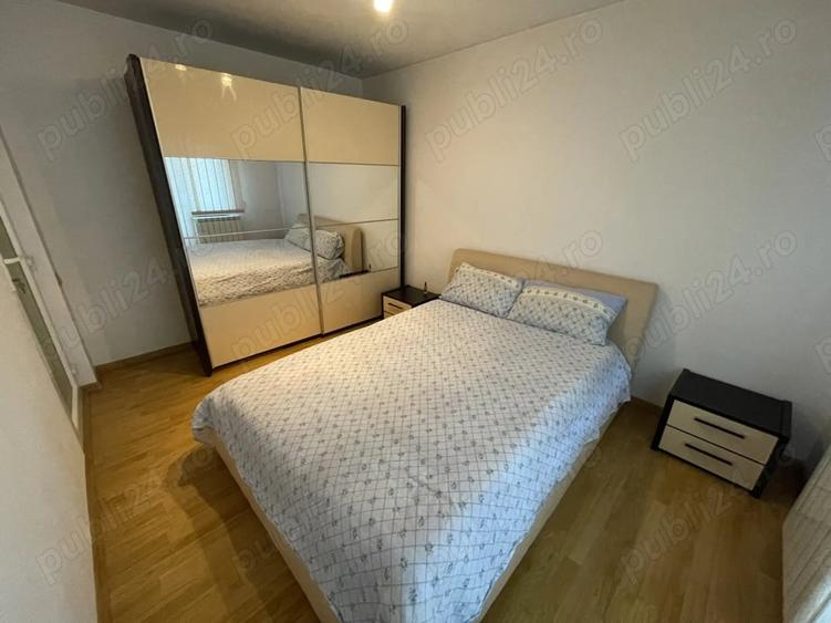 Apartament cu 3 camere decomandat în Petros