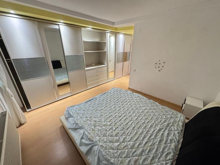 Apartament cu 3 camere decomandat, mobilat în Faleza Nord