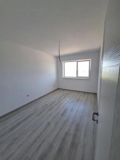 Apartament cu 3 camere în Sânpetru