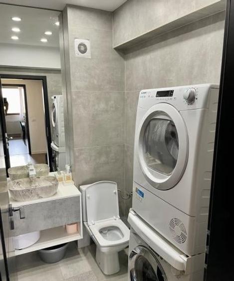 Apartament cu 3 camere decomandat, mobilat în Băneasa