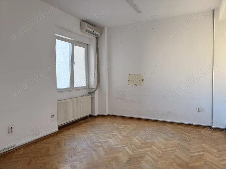 Apartament cu 5 camere decomandat în Amzei