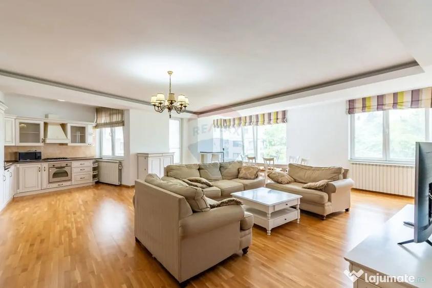 Apartament cu 4 camere decomandat în Nordului