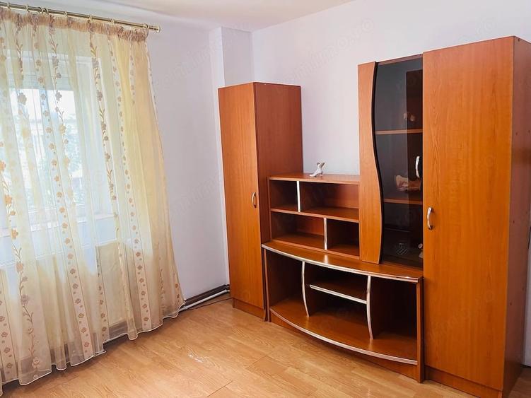 Apartament cu 2 camere decomandat în 1 Mai