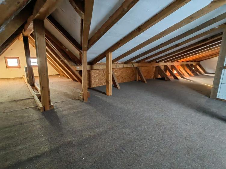 Casă individuală cu 6 camere cu Piscina în Chichiș