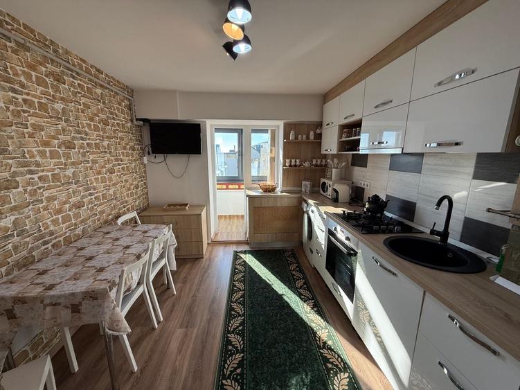 Apartament cu 2 camere decomandat, mobilat în Poiana Câmpina