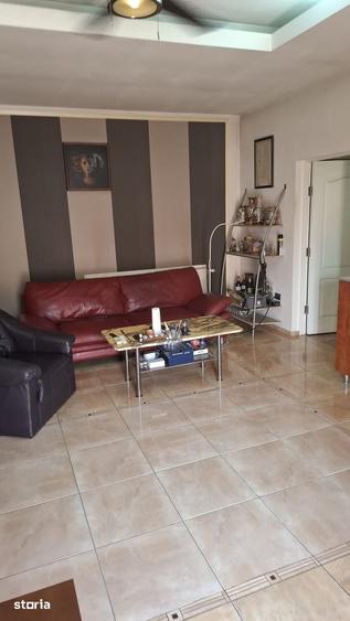 Apartament cu 5 camere în Central