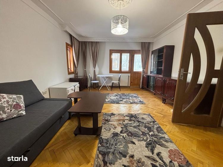 Apartament cu 3 camere decomandat, mobilat în Central