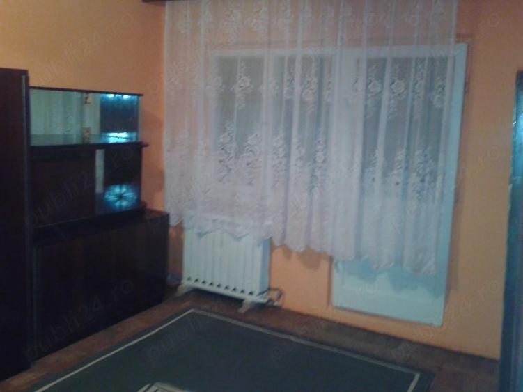 Garsonieră decomandată în Lipovei