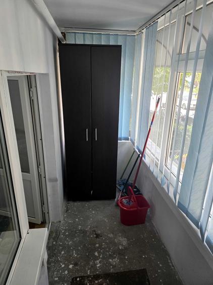 Apartament cu 2 camere semidecomandat în Craiovița Nouă