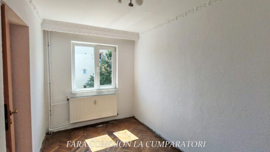 Apartament cu 2 camere semidecomandat în Petrișor