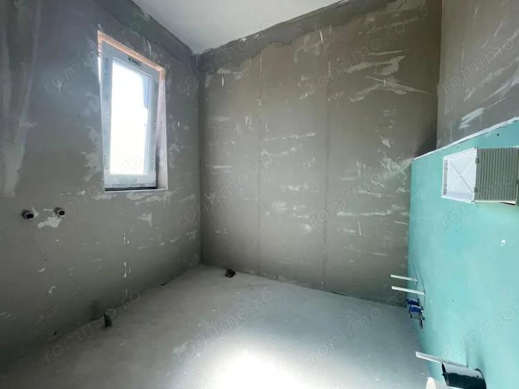 Casă cu 4 camere cu Teren 275 Mp în Urseni