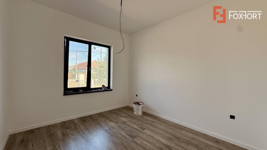 Duplex cu 3 camere cu Canalizare în Albina
