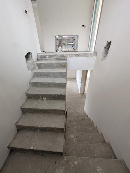 Casă individuală cu 6 camere cu Garaj în Tunari