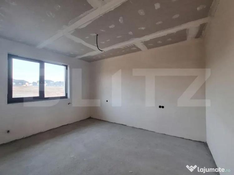 Casă cu 4 camere cu Teren 350 Mp în Dezmir