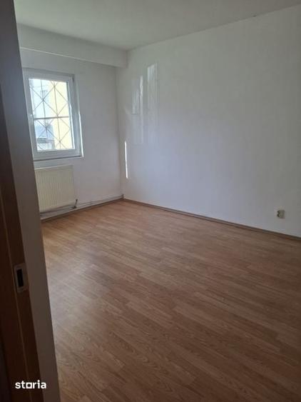 Vand apartament 3 camere Micro 3 - 4
