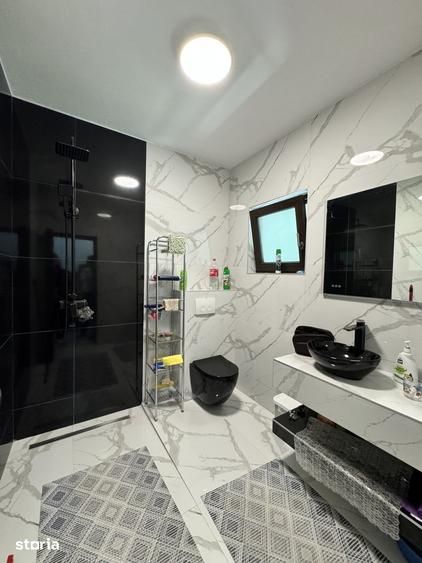Casă cu 6 camere cu Teren 2147 Mp în Cetățeni