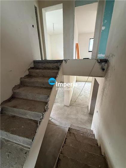 Casă individuală cu 5 camere cu Canalizare în Rediu