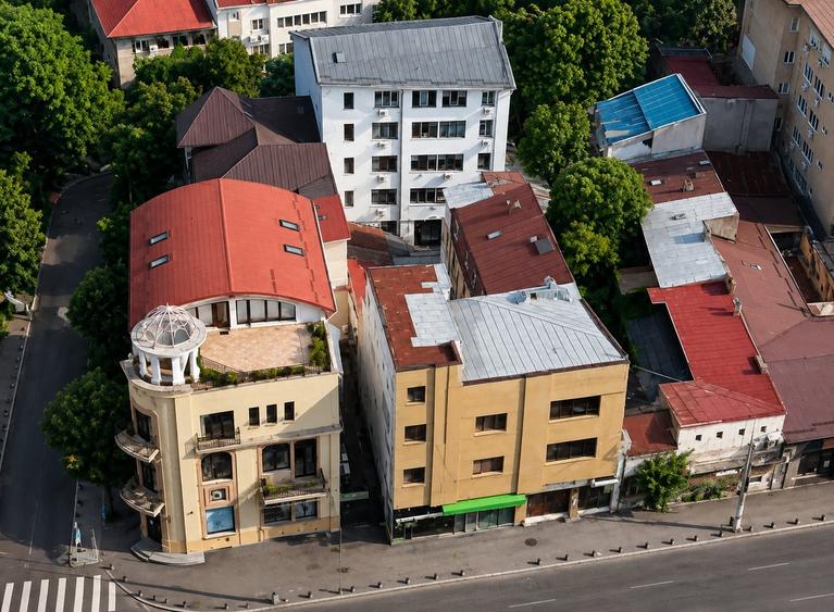Apartament cu 4 camere decomandat în Cotroceni