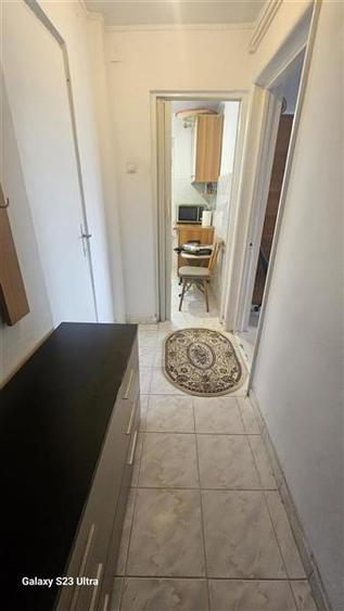 Apartament cu 2 camere semidecomandat în Berceni