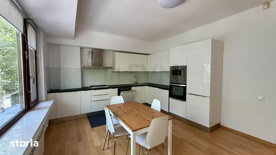 Apartament cu 3 camere în Aviatorilor