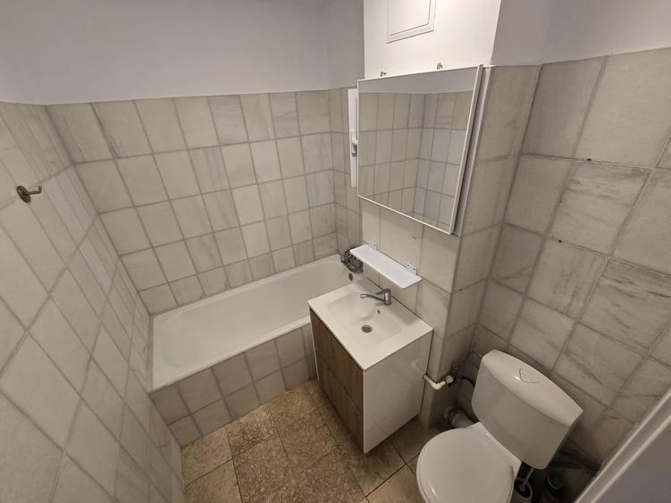 Apartament cu 3 camere decomandat în Dorobanți