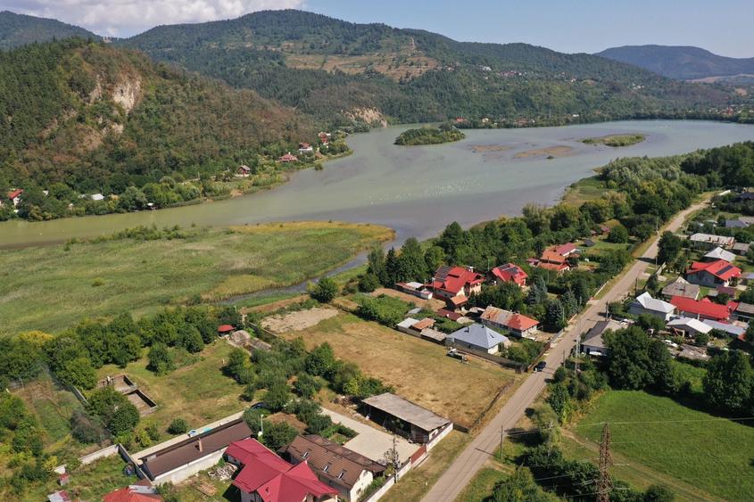 Teren Construcții intravilan de 2587 mp, în Pângărați