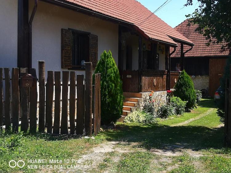 Casă cu 4 camere cu Teren 750 Mp în Căpușu Mic