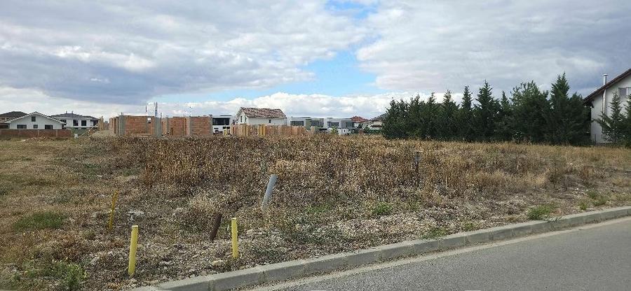 Teren de 877 mp, în Cihei
