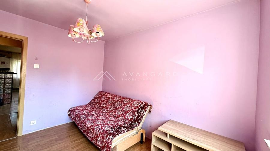 Apartament cu 3 camere decomandat, mobilat în Între Lacuri