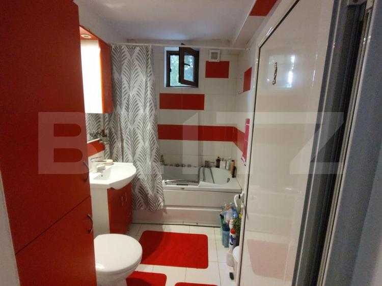 Casă individuală cu 6 camere cu Garaj în Central