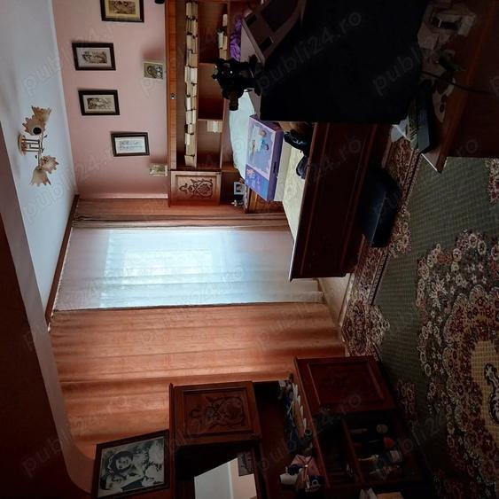 Apartament cu 4 camere decomandat în Central