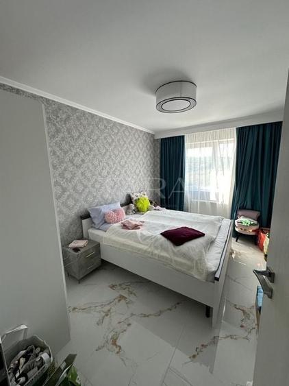 Apartament cu 3 camere semidecomandat, mobilat în Vest