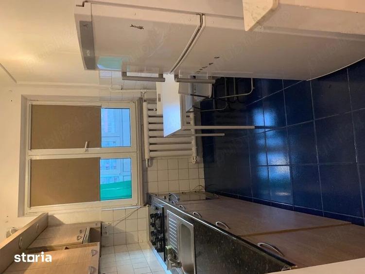 Apartament cu 3 camere semidecomandat, mobilat în Iancului