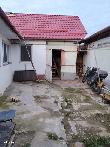 Casă cu 3 camere cu Teren 220 Mp în Rogerius